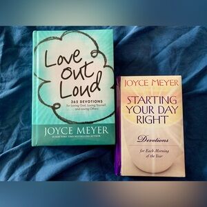 ✨Joyce Meyer Devotion Books✨